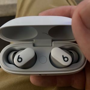 Brand new beats by Dre white wireless pods